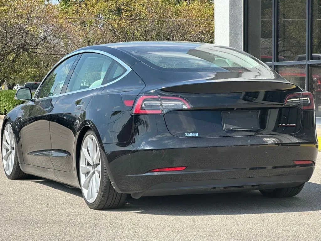 2019 Tesla Model 3 Performance photo 24