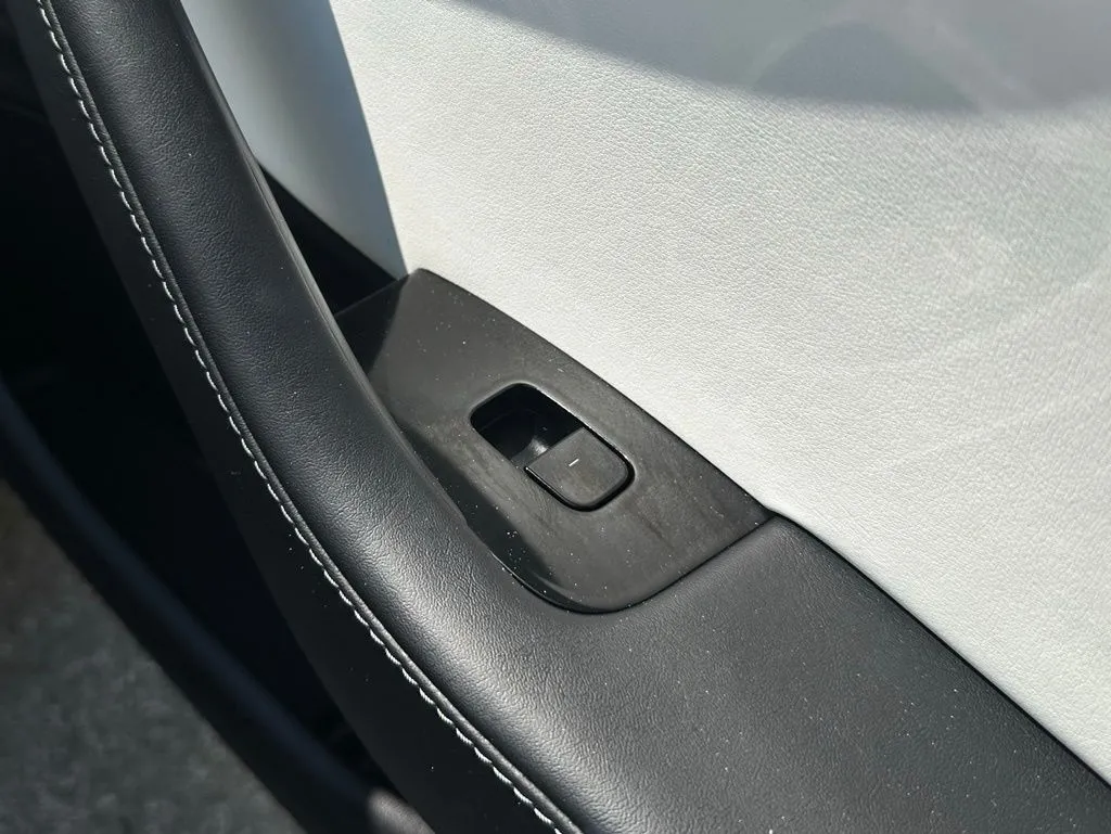 2019 Tesla Model 3 Performance photo 30