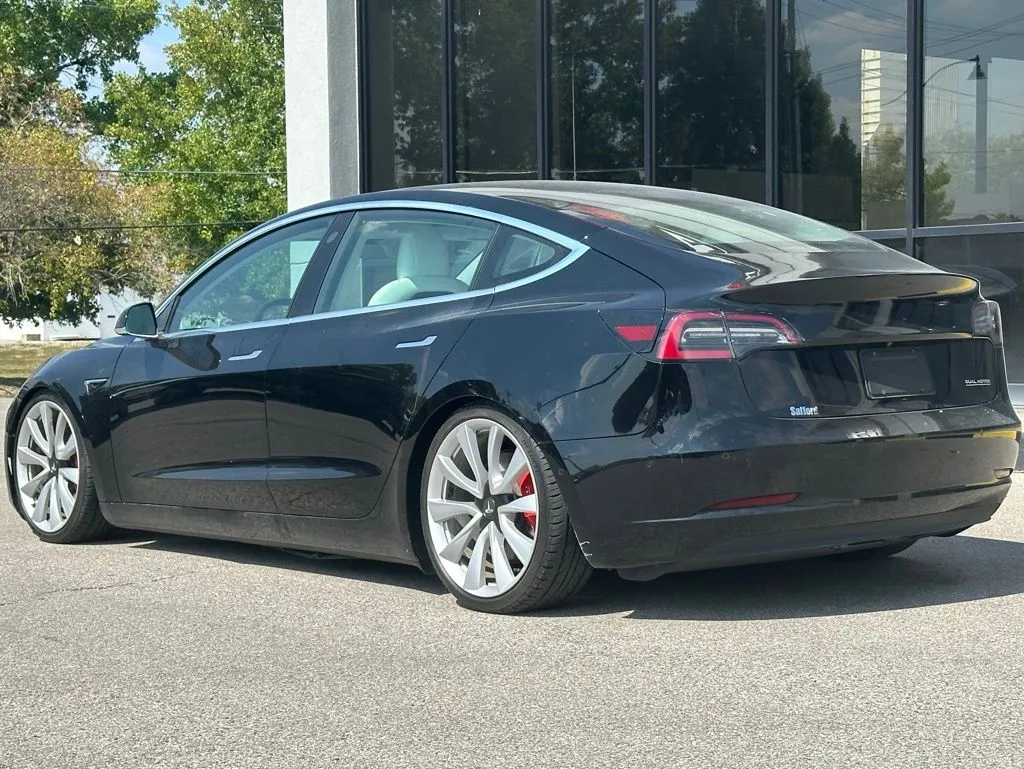 2019 Tesla Model 3 Performance photo 3
