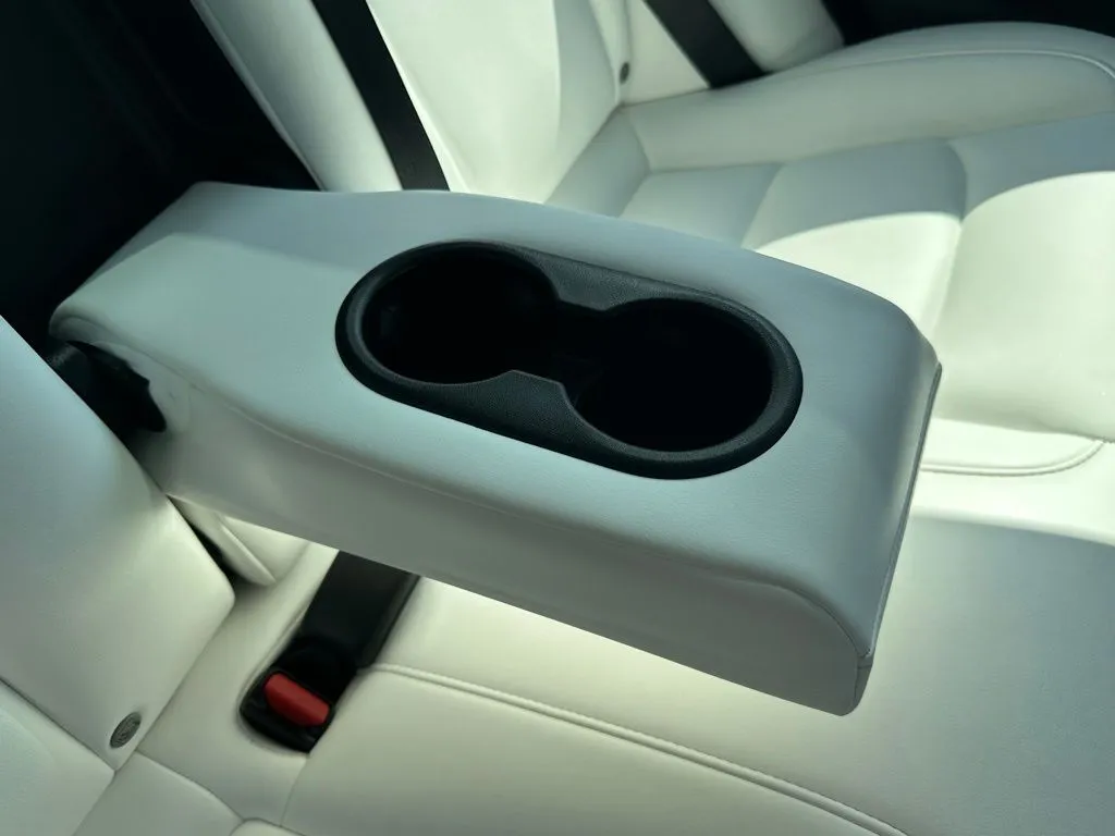 2019 Tesla Model 3 Performance photo 32