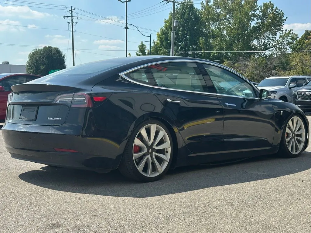 2019 Tesla Model 3 Performance photo 25