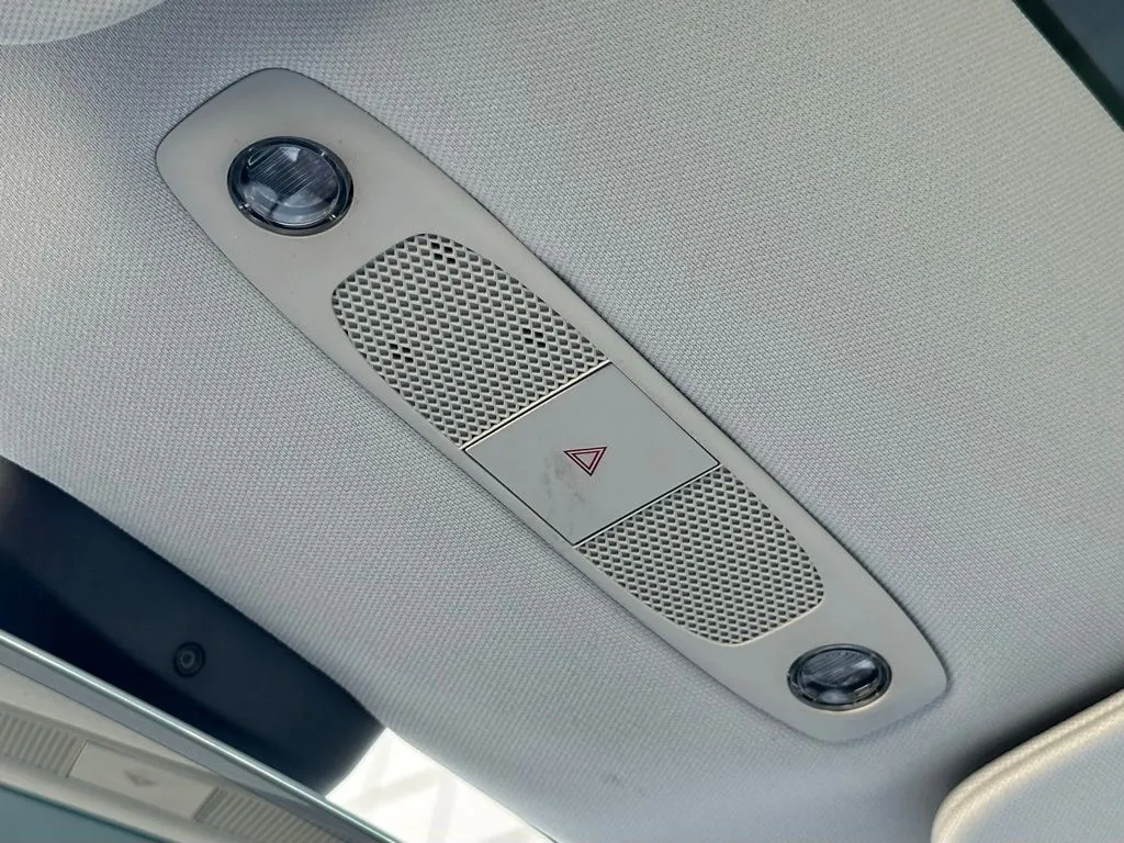 2019 Tesla Model 3 Performance photo 18