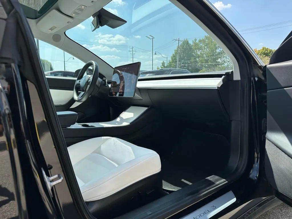 2019 Tesla Model 3 Performance photo 34
