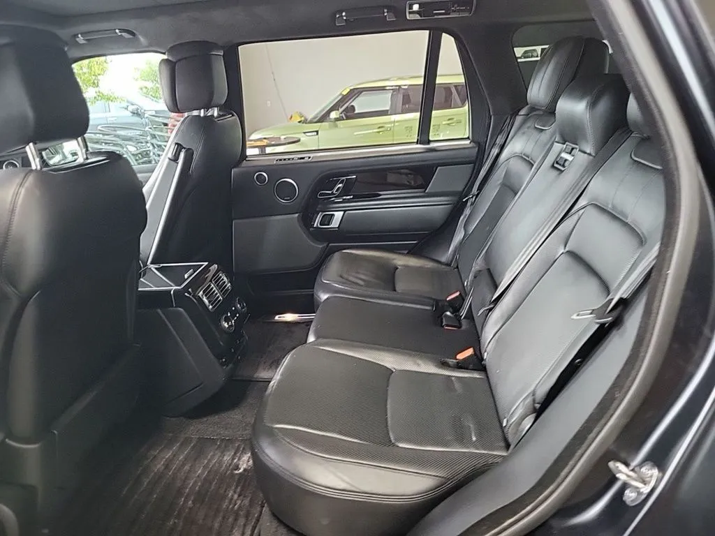 2020 Land Rover Range Rover Supercharged LWB photo 4
