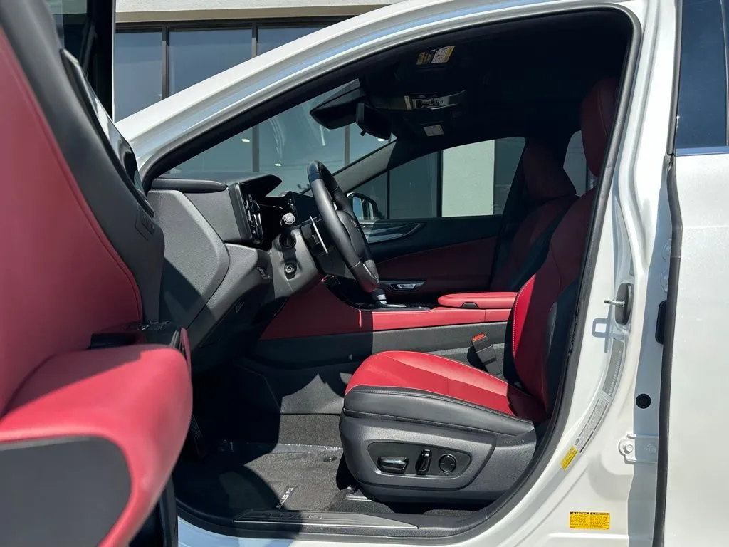 2024 Lexus NX 350h Premium photo 2