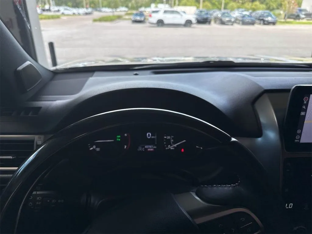 2022 Lexus GX 460 Luxury photo 3