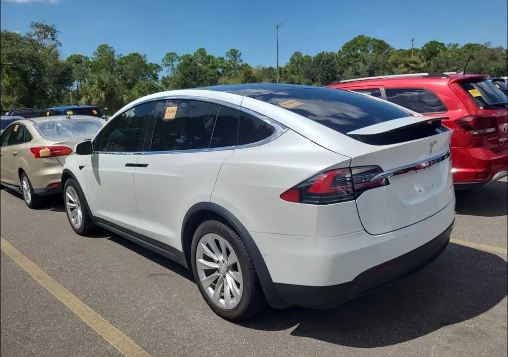 2019 Tesla Model X Long Range photo 4