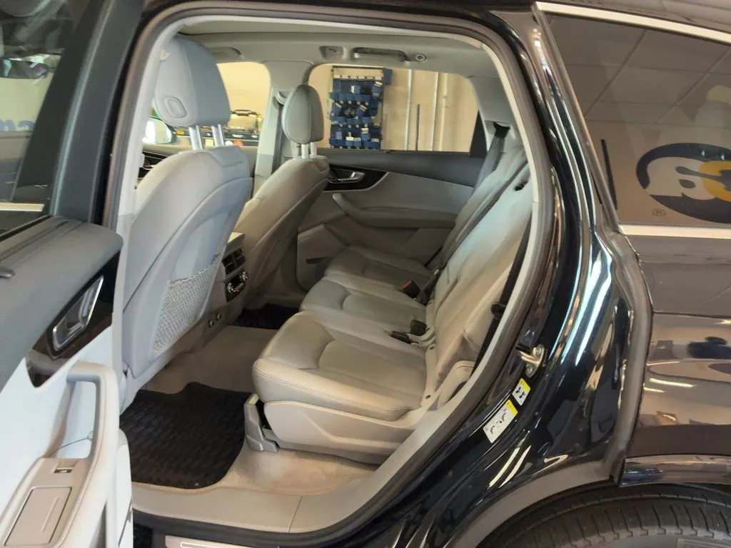 2019 Audi Q7 55 Prestige photo 4