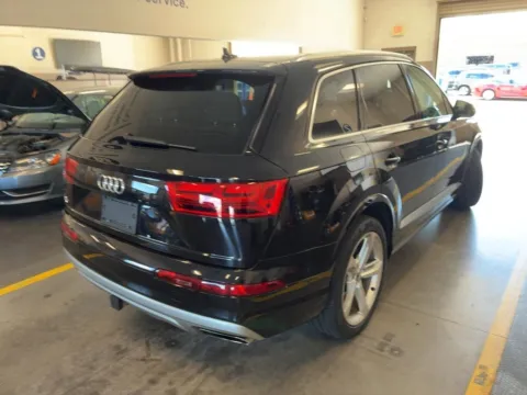 More photos of 2019 Audi Q7 55 Prestige at AutoGiant USA Fishers, IN