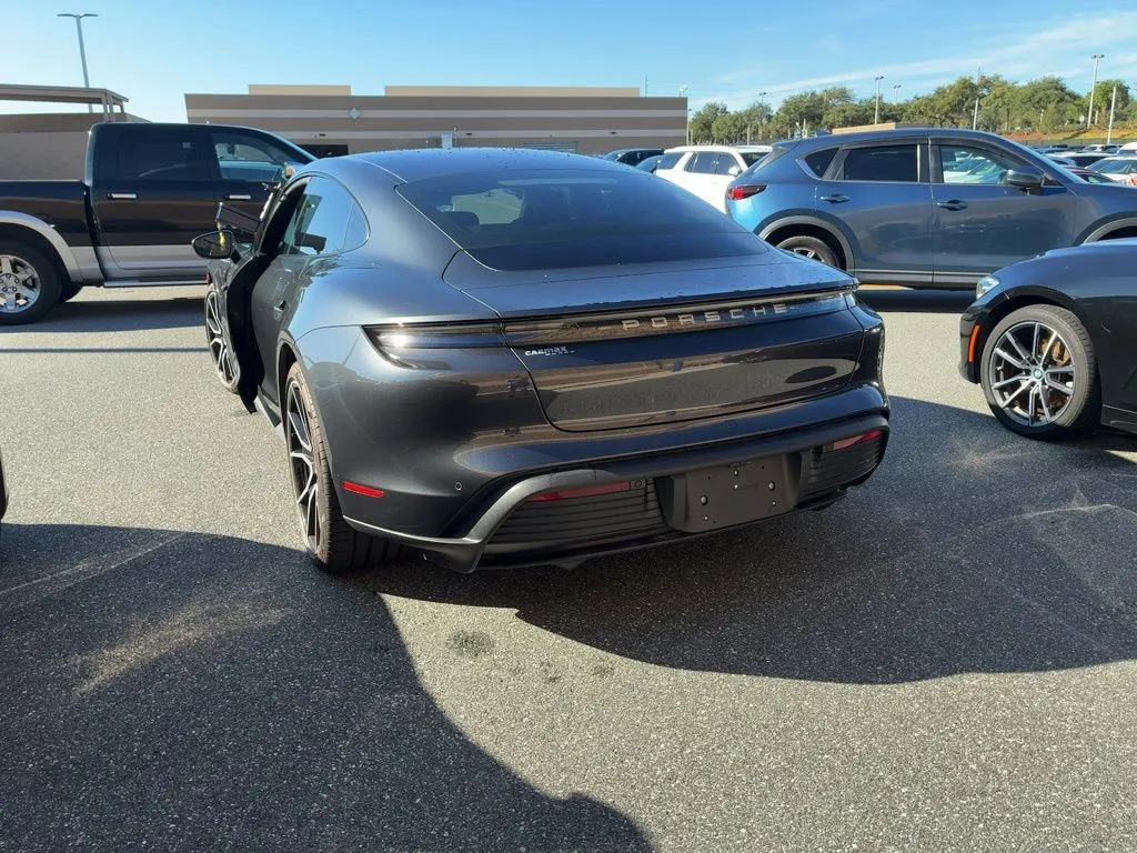 2022 Porsche Taycan Base photo 5