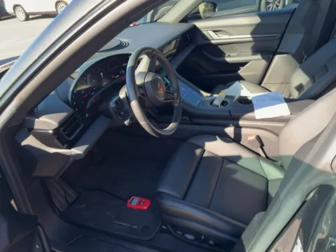 More photos of 2022 Porsche Taycan at AutoGiant USA Fishers, IN
