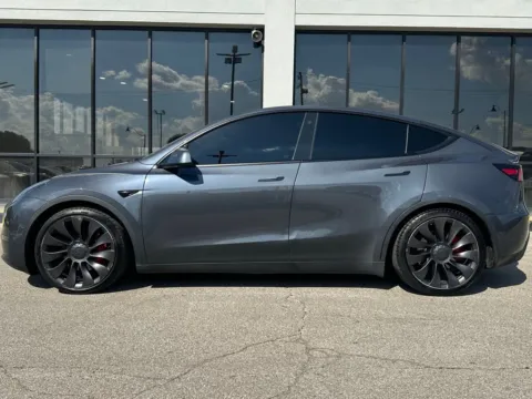 More photos of 2021 Tesla Model Y Performance at AutoGiant USA Fishers, IN