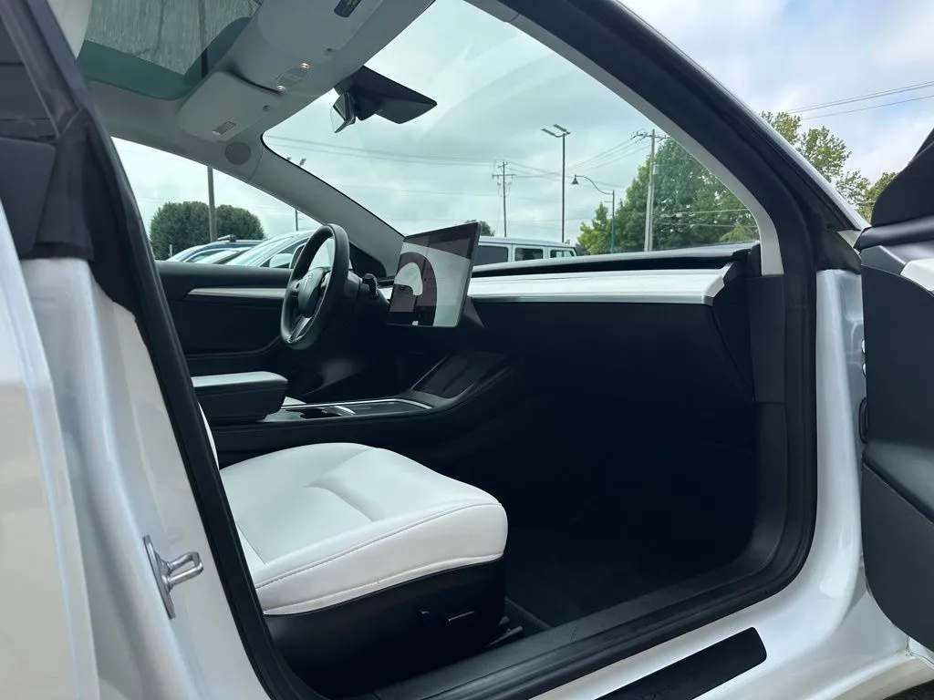 2022 Tesla Model 3 Performance photo 33