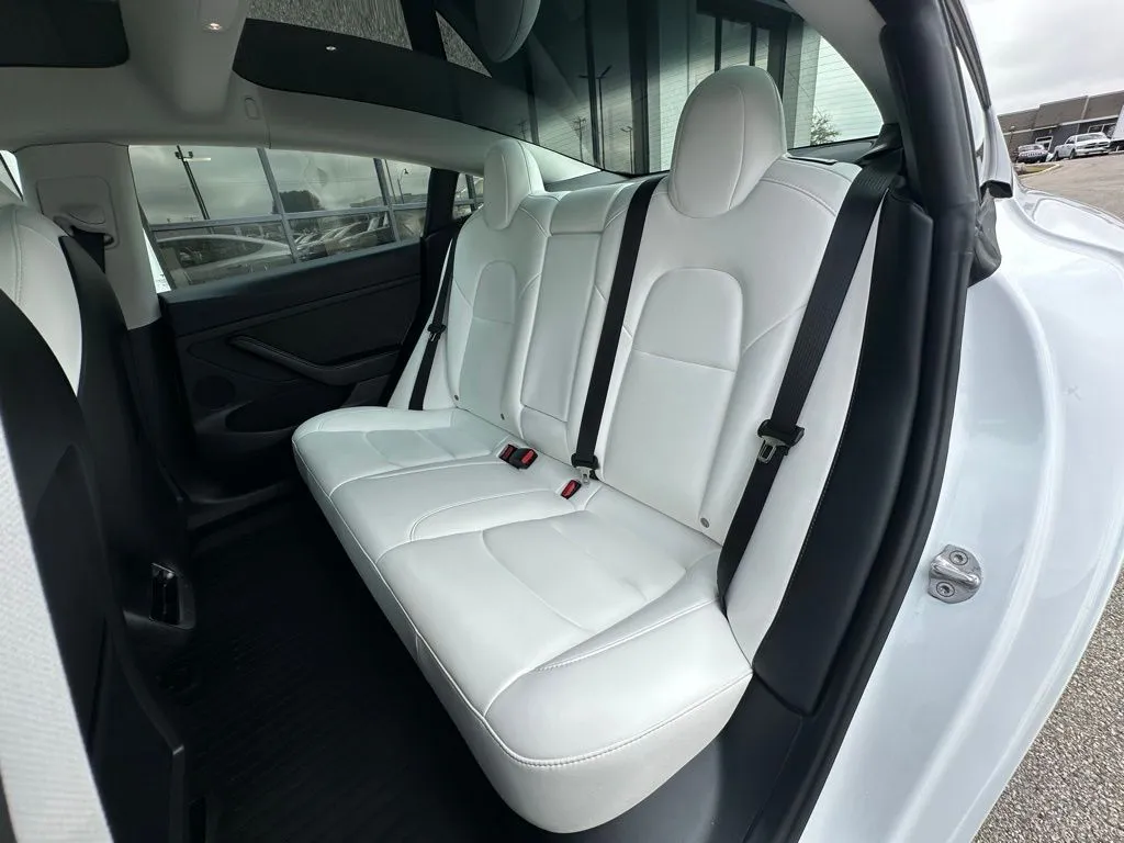 2022 Tesla Model 3 Performance photo 8