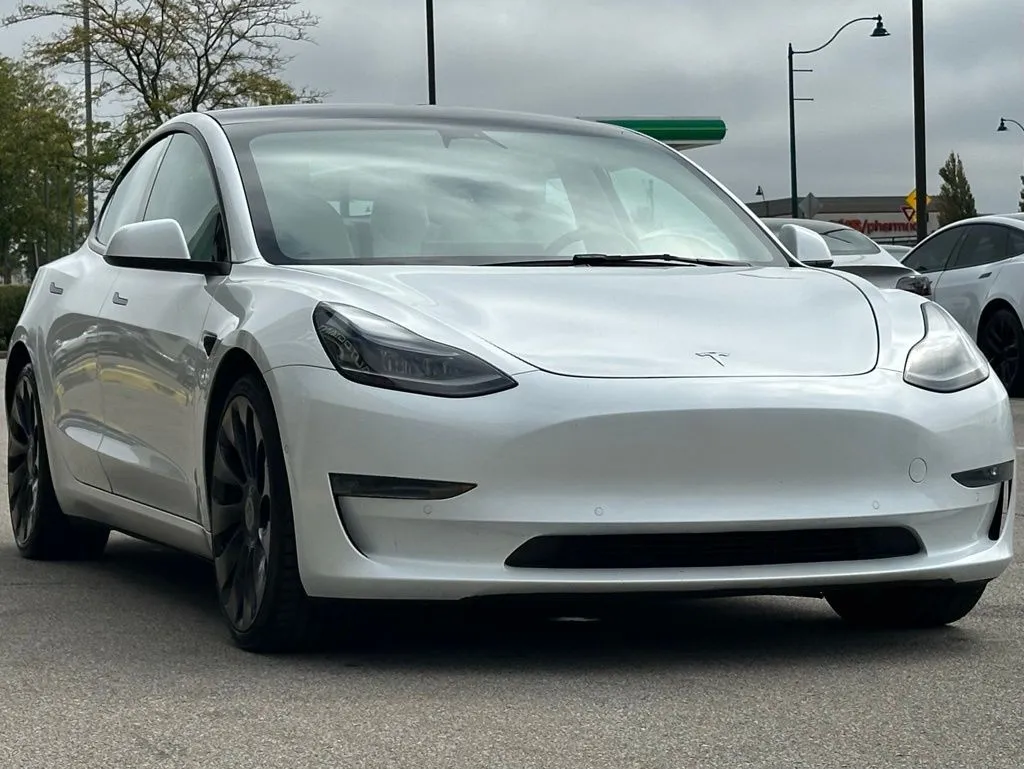 2022 Tesla Model 3 Performance photo 24
