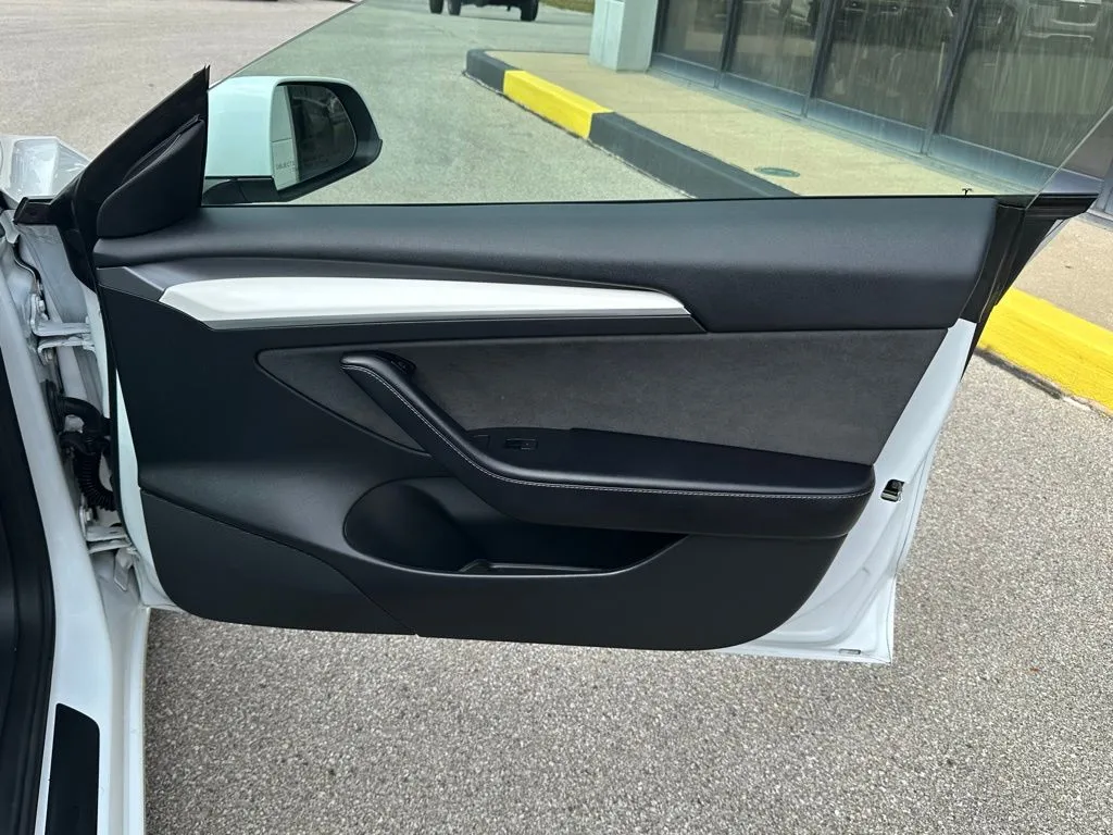 2022 Tesla Model 3 Performance photo 11