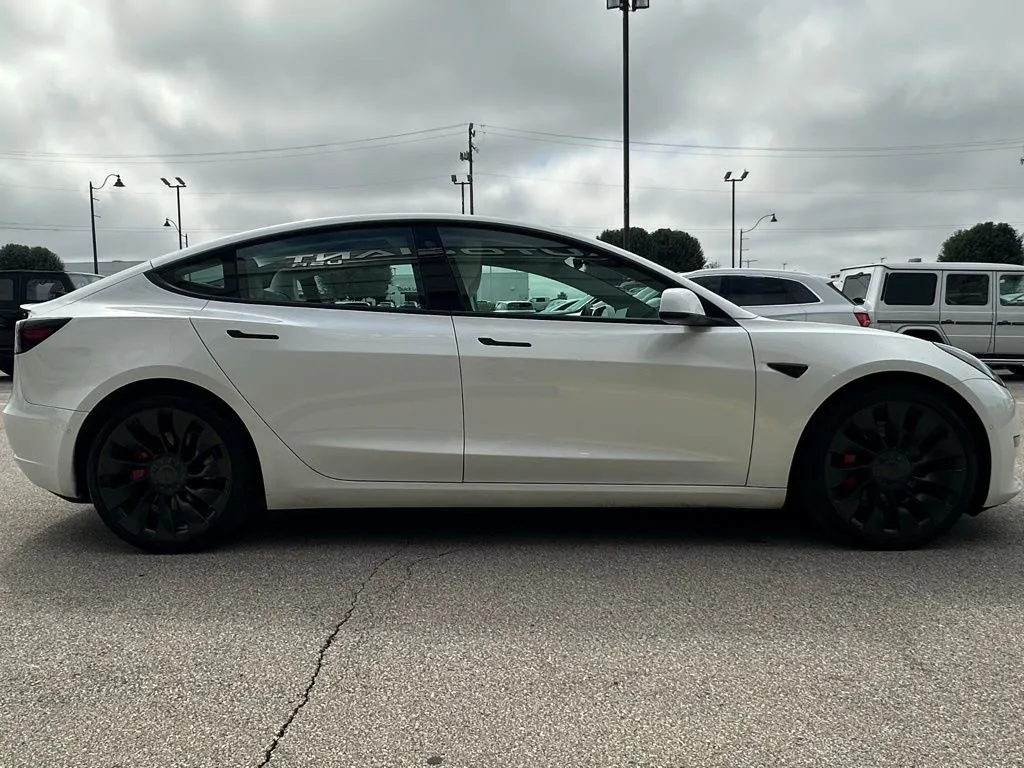 2022 Tesla Model 3 Performance photo 4