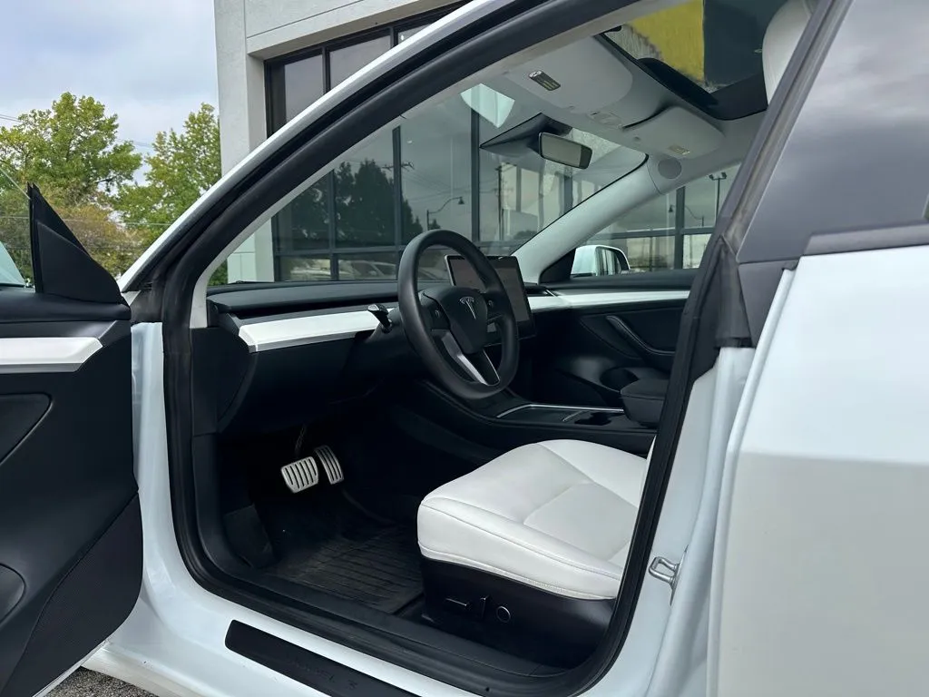 2022 Tesla Model 3 Performance photo 26