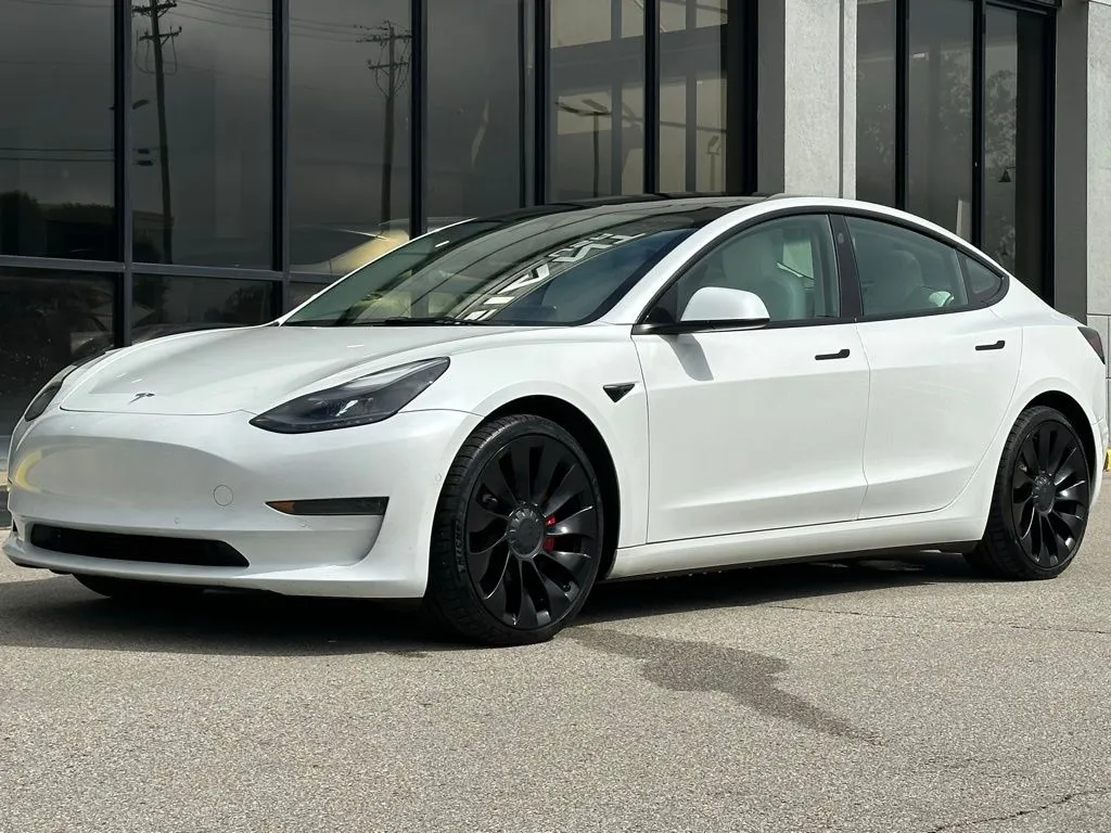 2022 Tesla Model 3 Performance photo 21