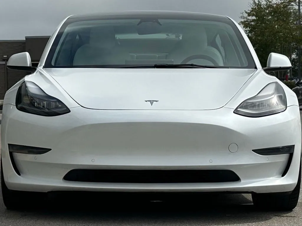 2022 Tesla Model 3 Performance photo 40