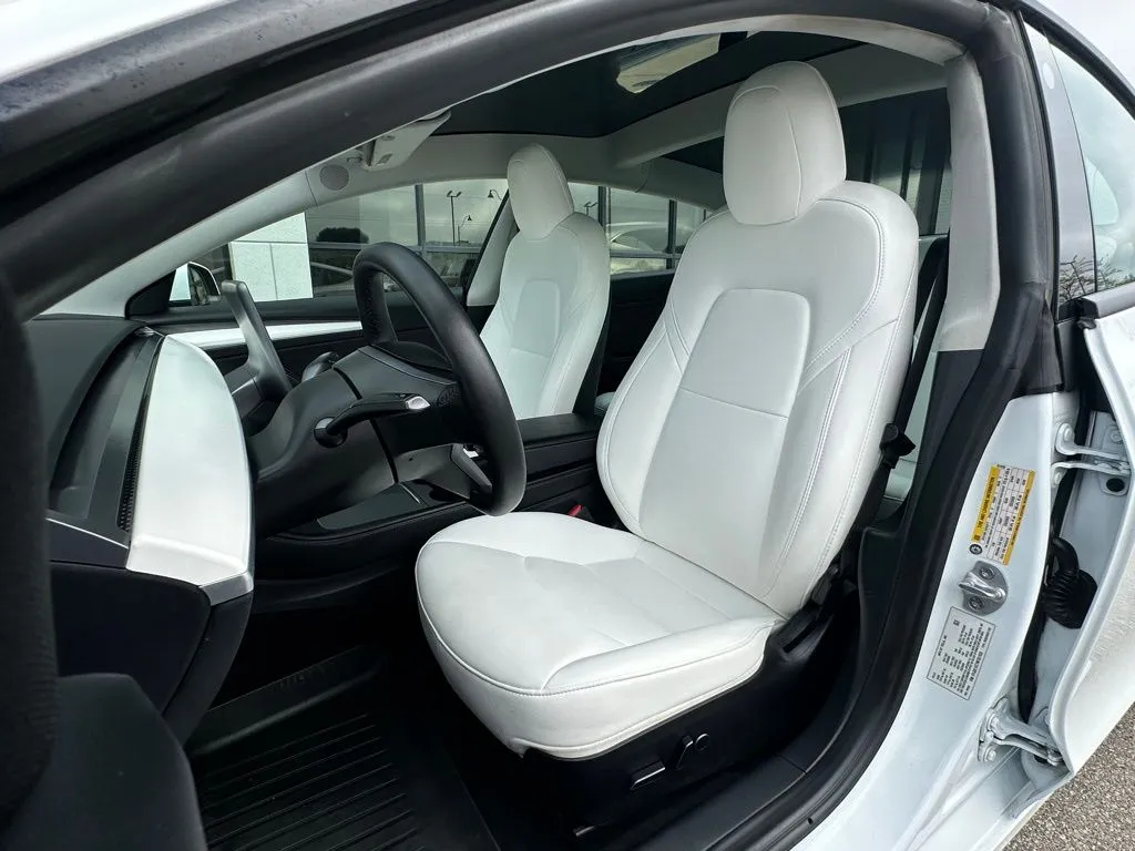 2022 Tesla Model 3 Performance photo 6