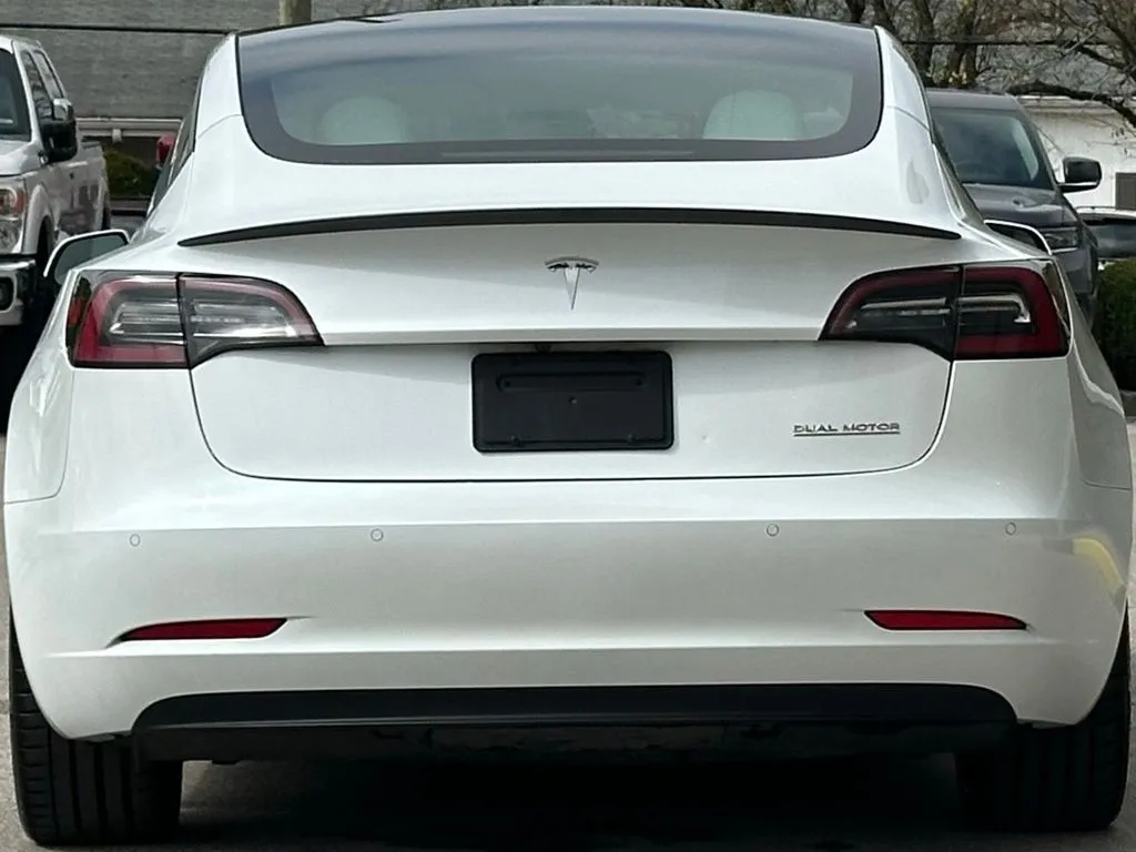 2022 Tesla Model 3 Performance photo 3