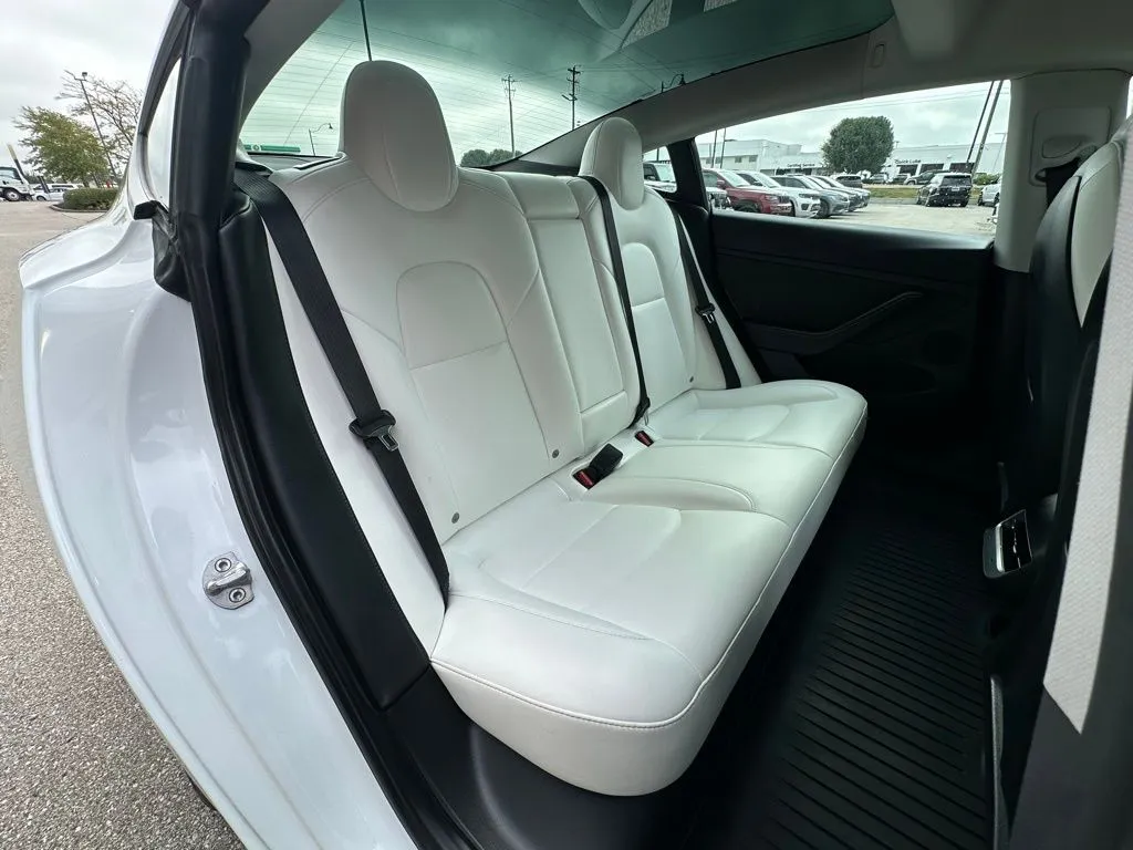 2022 Tesla Model 3 Performance photo 10
