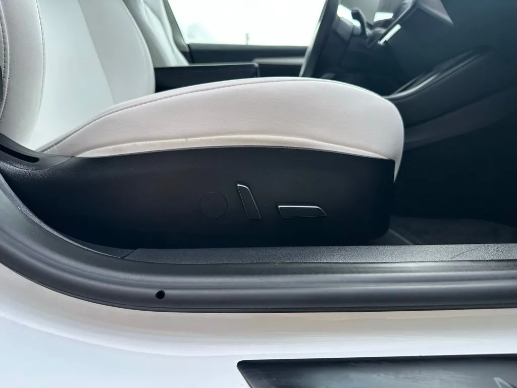 2022 Tesla Model 3 Performance photo 12