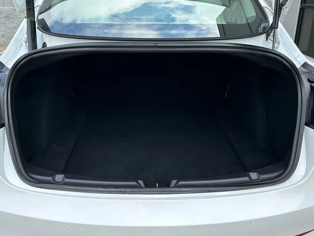 2022 Tesla Model 3 Performance photo 18