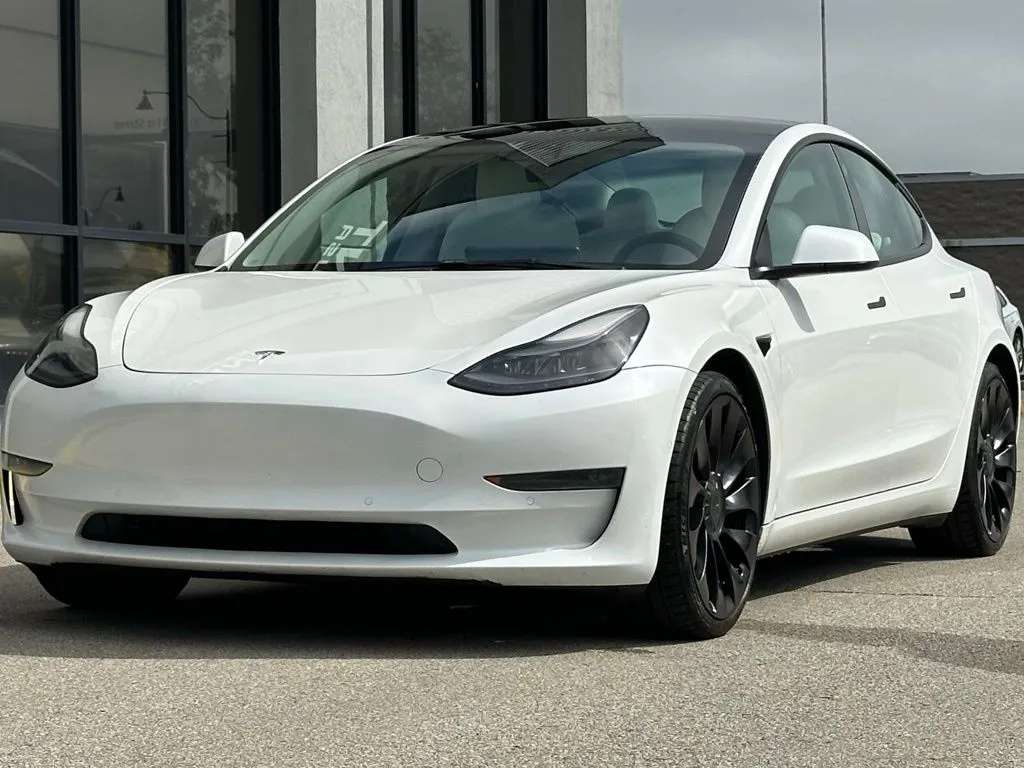 2022 Tesla Model 3 Performance photo 41