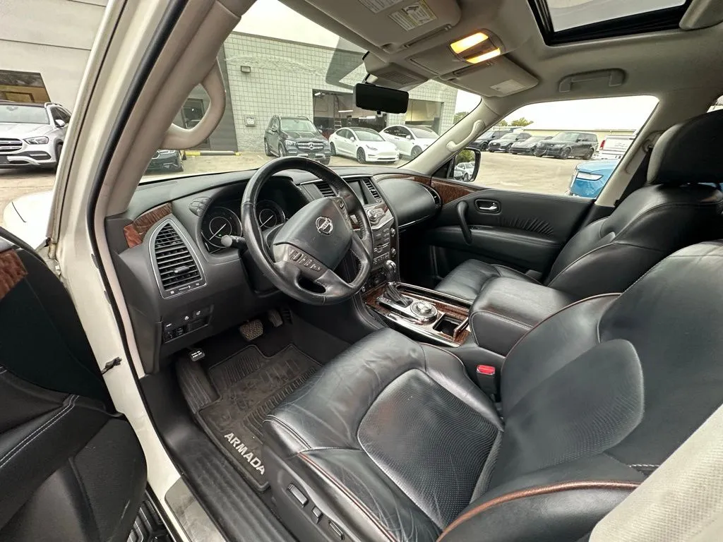 2018 Nissan Armada Platinum photo 3