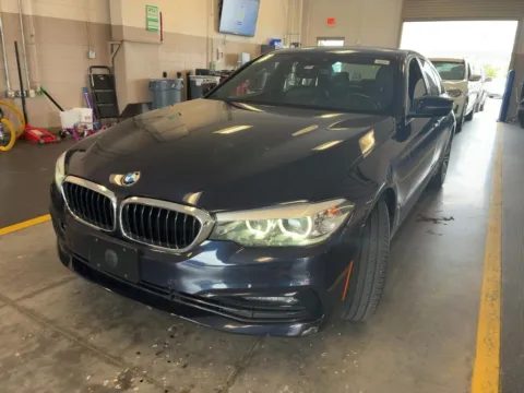 Blue 2018 BMW 5 Series 530i xDrive for sale in Fishers, IN