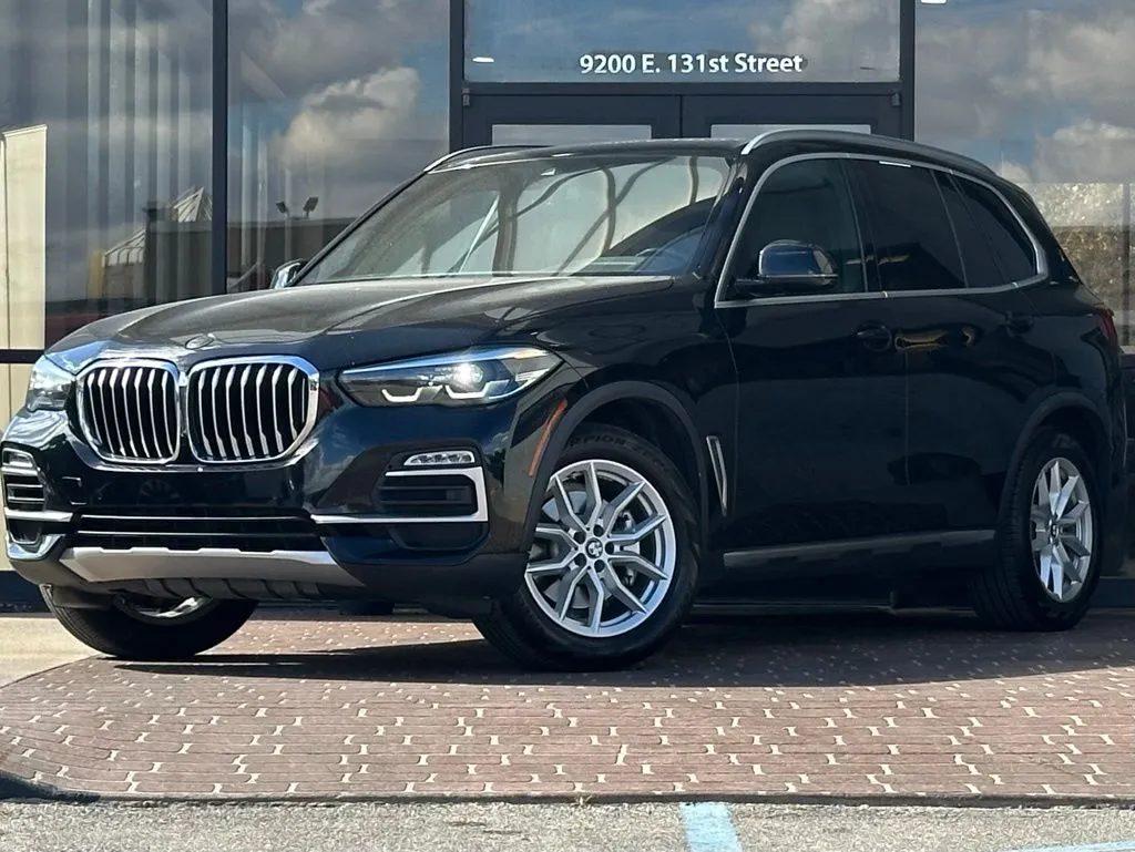 Black 2020 BMW X5 xDrive40i for sale in Fishers, IN