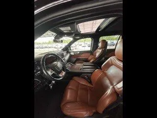More photos of 2020 Lincoln Navigator Reserve at AutoGiant USA Fishers, IN