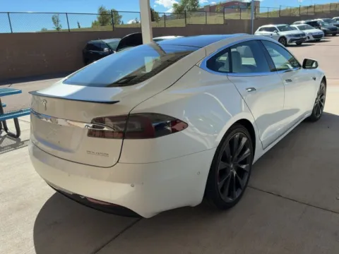 More photos of 2021 Tesla Model S Performance at AutoGiant USA Fishers, IN