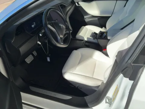 More photos of 2021 Tesla Model S Performance at AutoGiant USA Fishers, IN