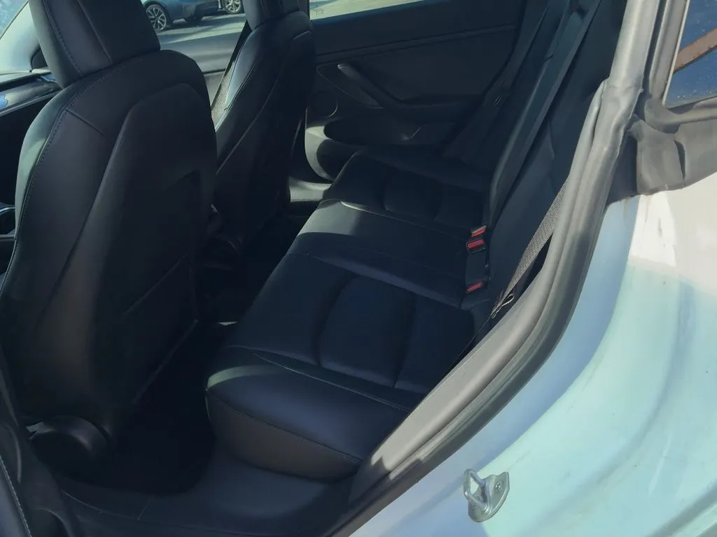 2022 Tesla Model 3 Performance photo 4