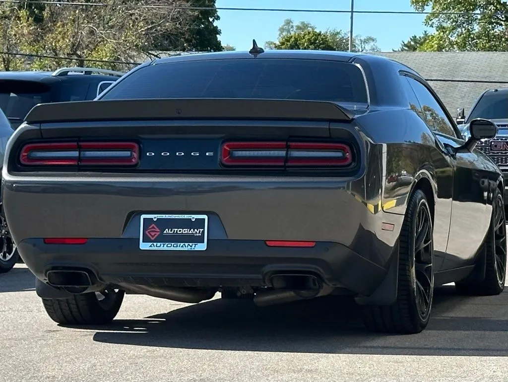 2016 Dodge Challenger SRT8 Hellcat photo 3