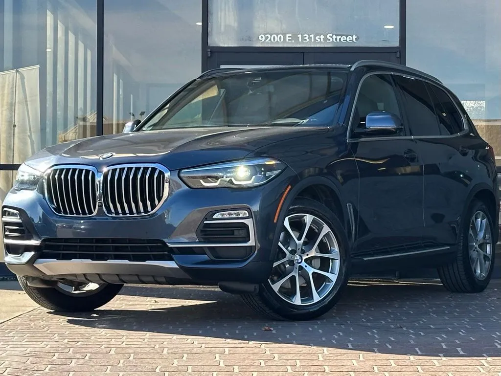 Gray 2019 BMW X5 xDrive40i for sale in Fishers, IN