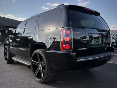More photos of 2012 GMC Yukon Denali Hybrid at AutoGiant USA Indianapolis, IN