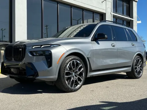 More photos of 2023 BMW X7 M60i at AutoGiant USA Fishers, IN