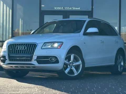 White 2017 Audi Q5 2.0T Premium Plus for sale in Fishers, IN