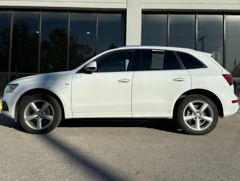 More photos of 2017 Audi Q5 2.0T Premium Plus at AutoGiant USA Fishers, IN