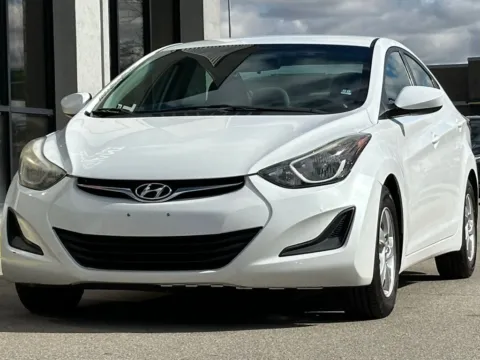 More photos of 2015 Hyundai Elantra SE at AutoGiant USA Fishers, IN