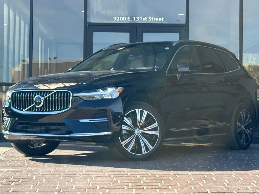 Black 2022 Volvo XC60 Recharge Plug-In Hybrid T8 Inscription for sale in Fishers, IN