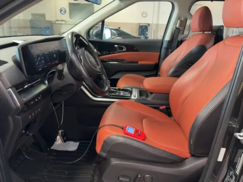 More photos of 2023 Kia Carnival SX Prestige at AutoGiant USA Fishers, IN