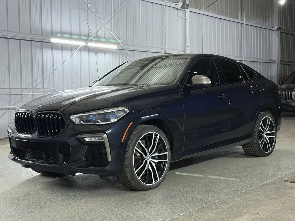 2020 BMW X6 M50i's photo