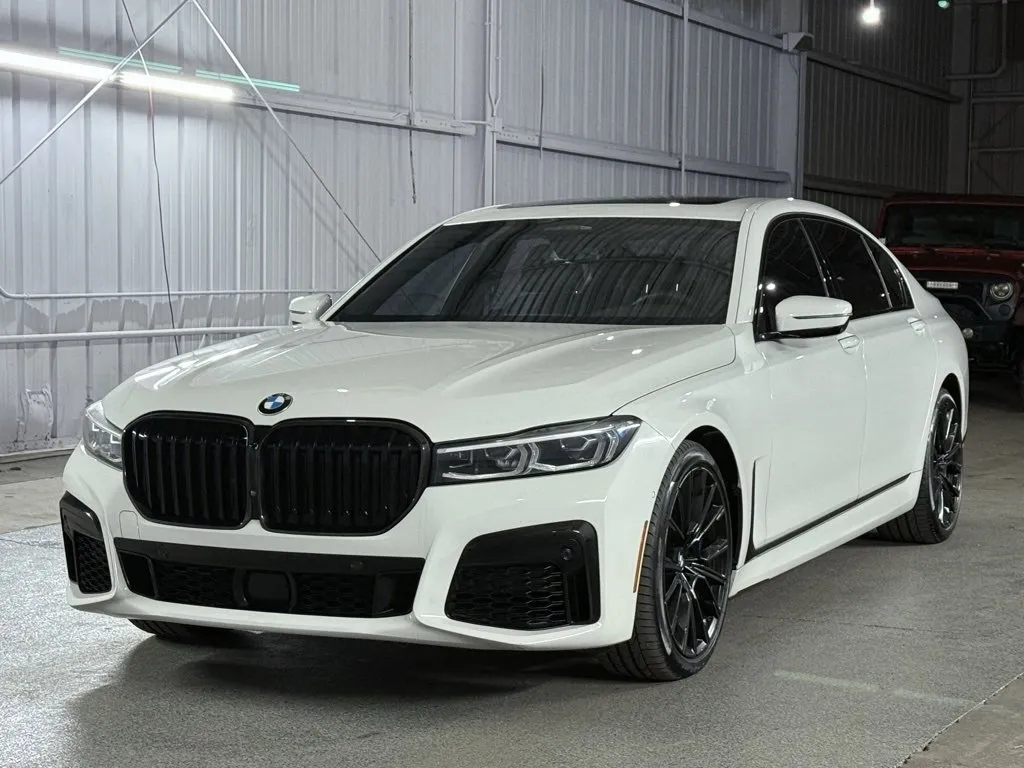 2022 BMW 7 Series 750i's photo
