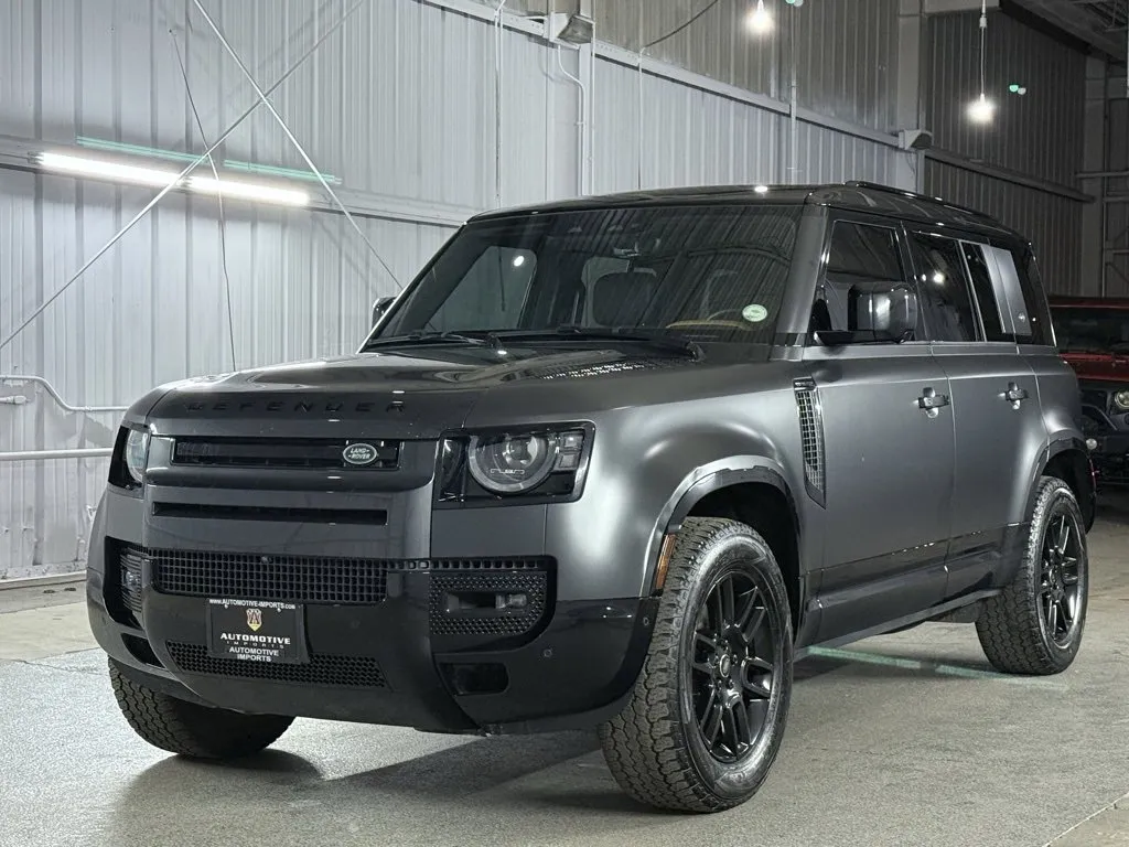 2024 Land Rover Defender X-Dynamic SE's photo