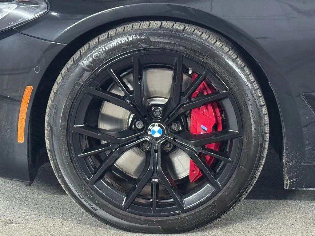 2023 BMW 5 Series M550i - Photo 17